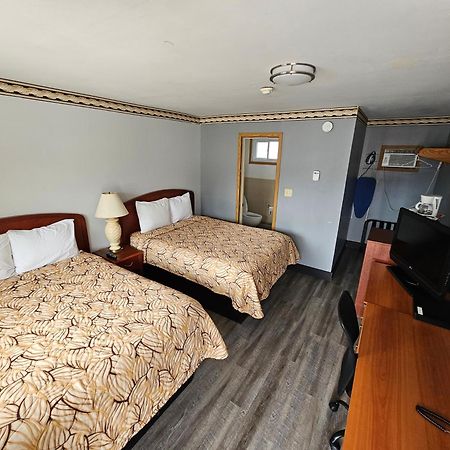 Forest Plaza Motel Mount Forest Екстериор снимка