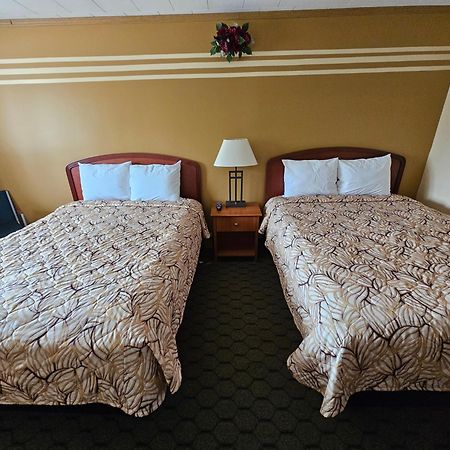 Forest Plaza Motel Mount Forest Екстериор снимка