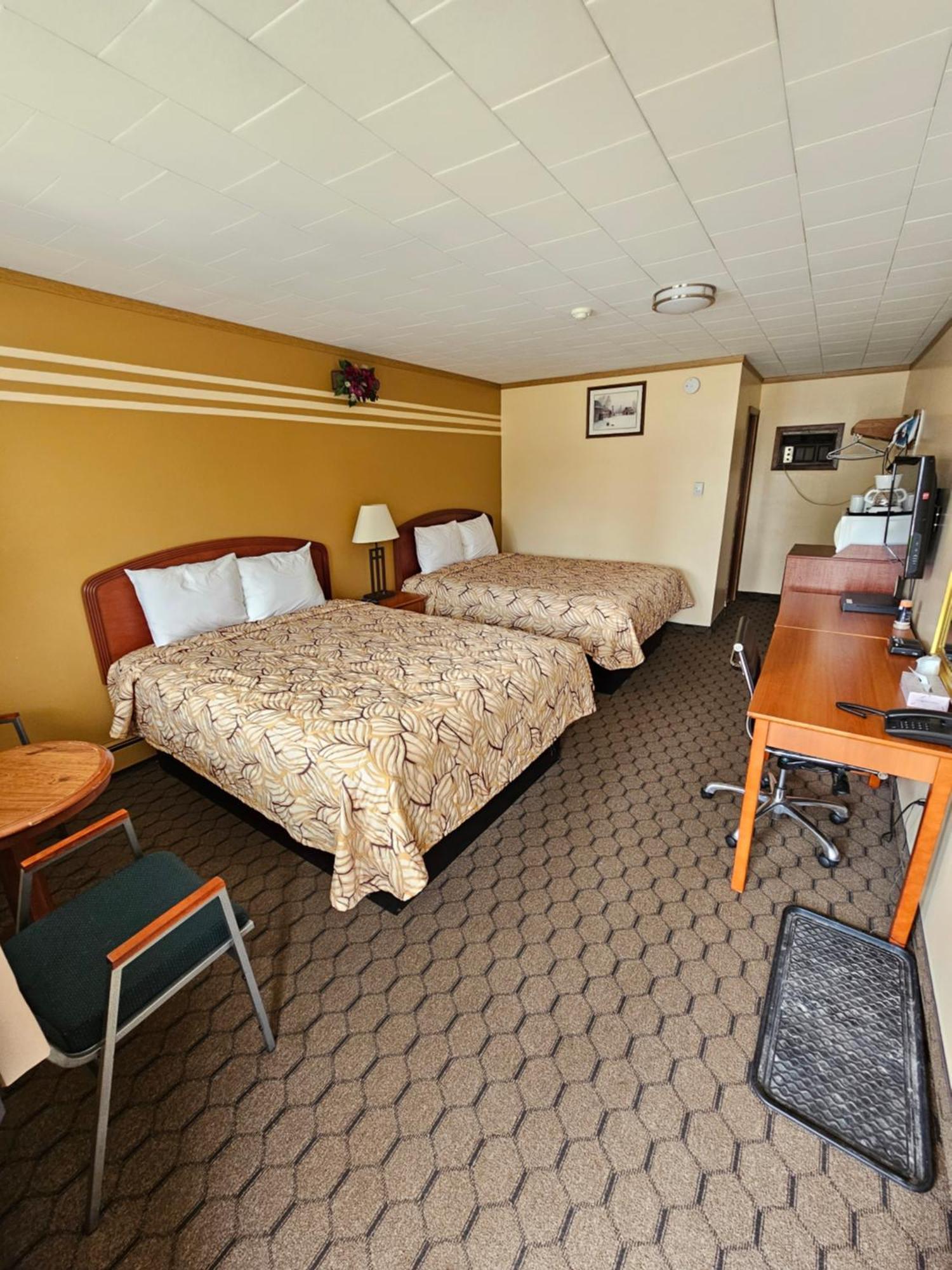 Forest Plaza Motel Mount Forest Екстериор снимка