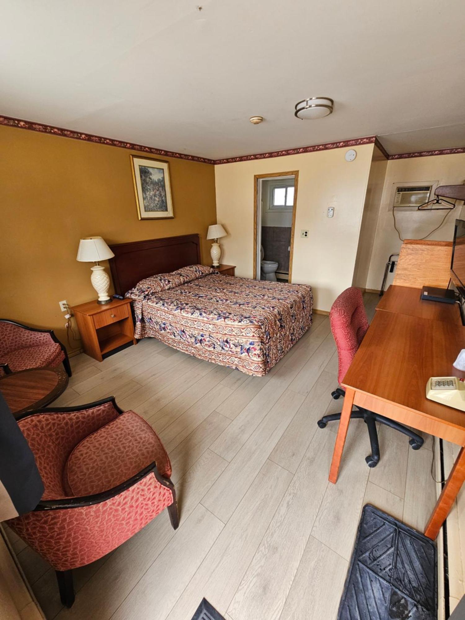 Forest Plaza Motel Mount Forest Екстериор снимка