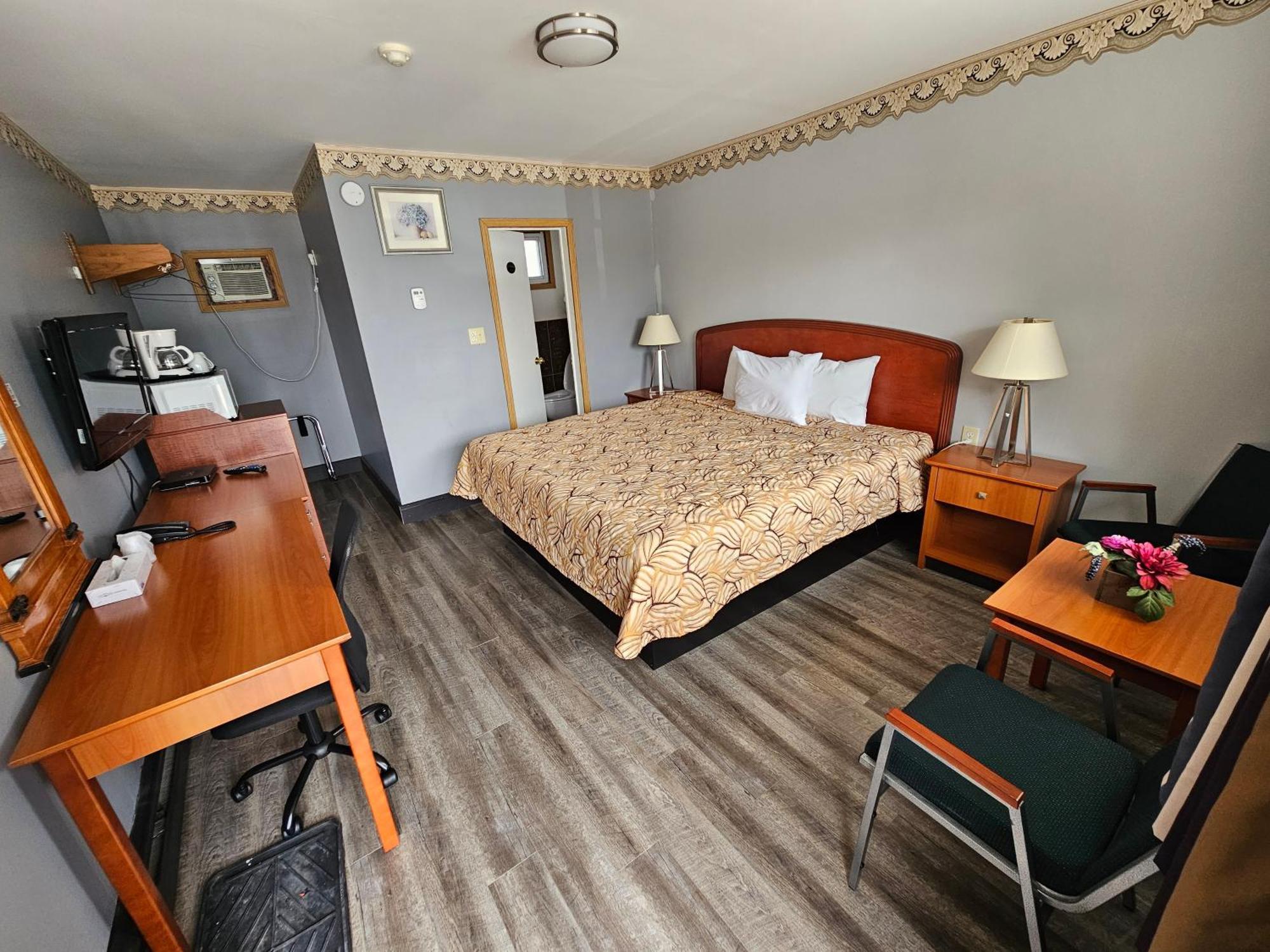 Forest Plaza Motel Mount Forest Екстериор снимка