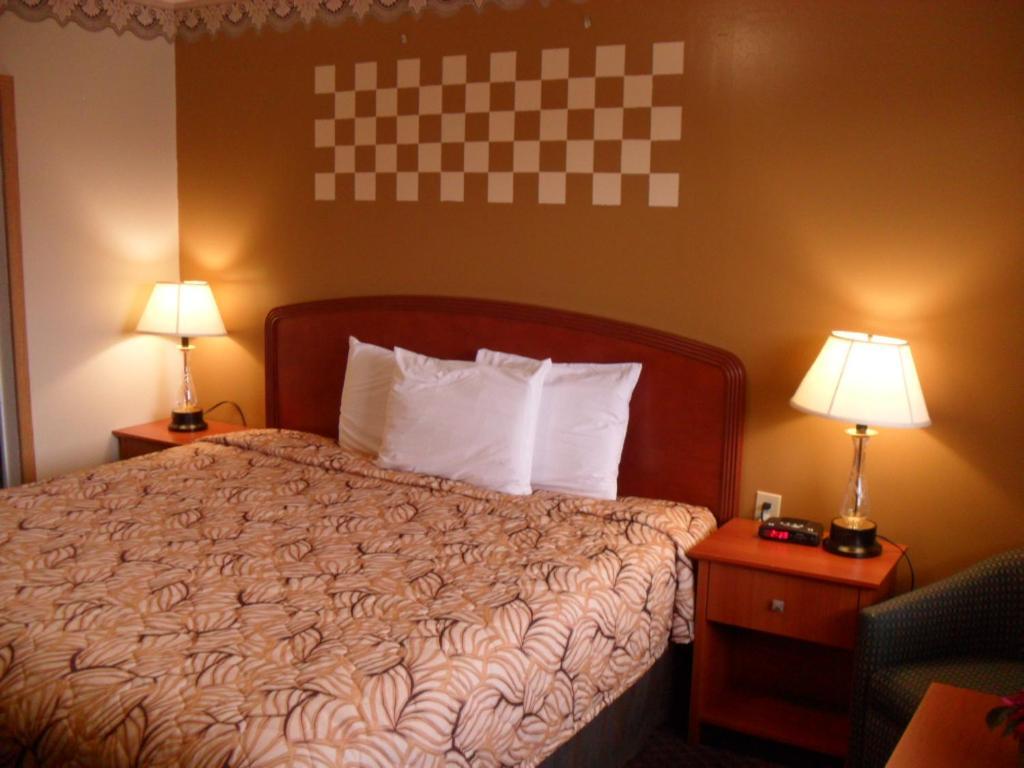 Forest Plaza Motel Mount Forest Екстериор снимка