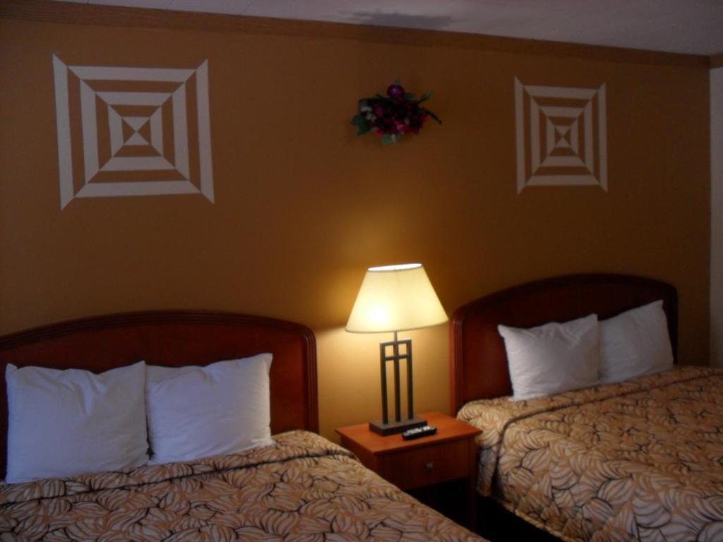 Forest Plaza Motel Mount Forest Екстериор снимка